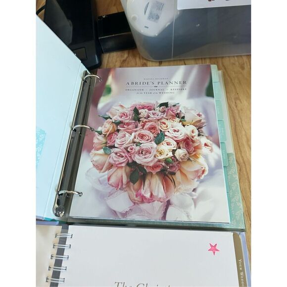 Wedding planning books 2 - Picture 3 of 4